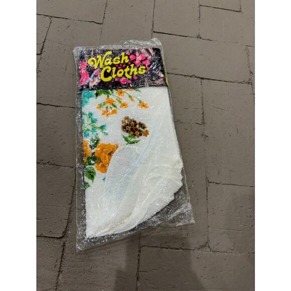 Leshner of St Mary's, Ohio Vintage Floral Wash Cloths Package of 3 - Picture 2 of 5